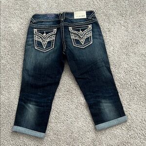 NWT - Vigoss Women's Dark Blue Capri Jeans